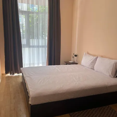 Pirop City Apartmán *