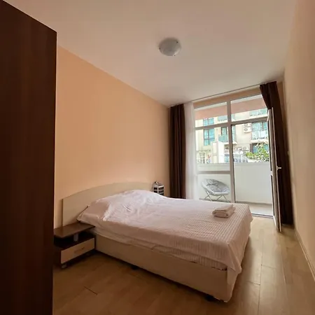 Pirop City Apartmán *